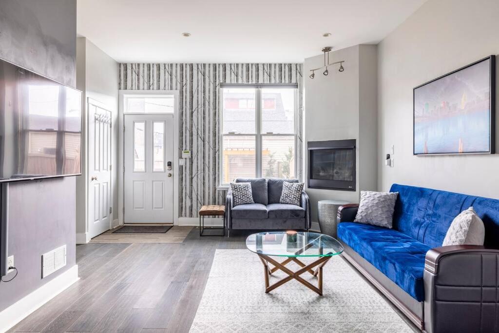 Stadiumview Villa: Pet-Friendly 4BR with City Vistas Pittsburgh Exterior photo