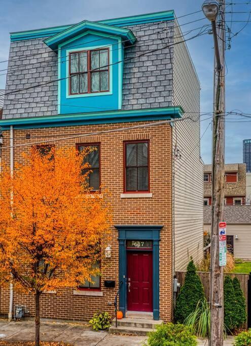 Stadiumview Villa: Pet-Friendly 4BR with City Vistas Pittsburgh Exterior photo