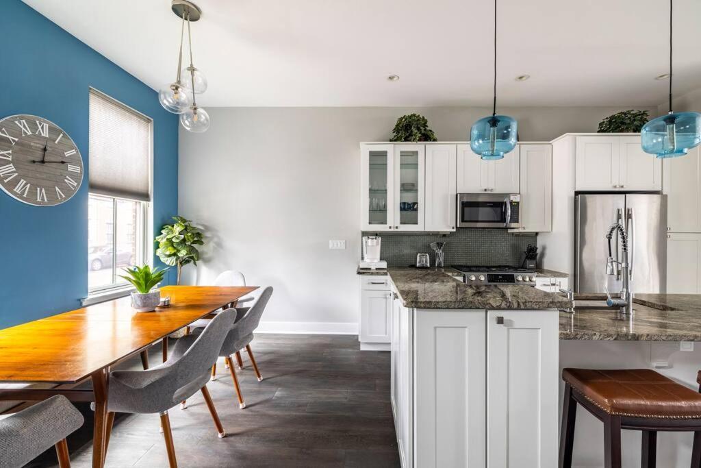 Stadiumview Villa: Pet-Friendly 4BR with City Vistas Pittsburgh Exterior photo
