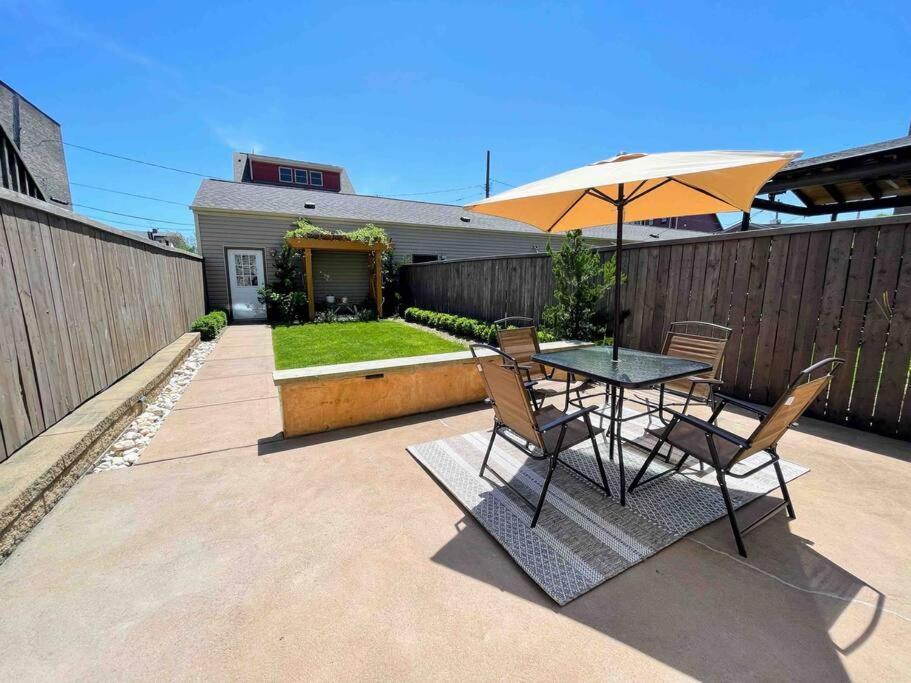 Stadiumview Villa: Pet-Friendly 4BR with City Vistas Pittsburgh Exterior photo